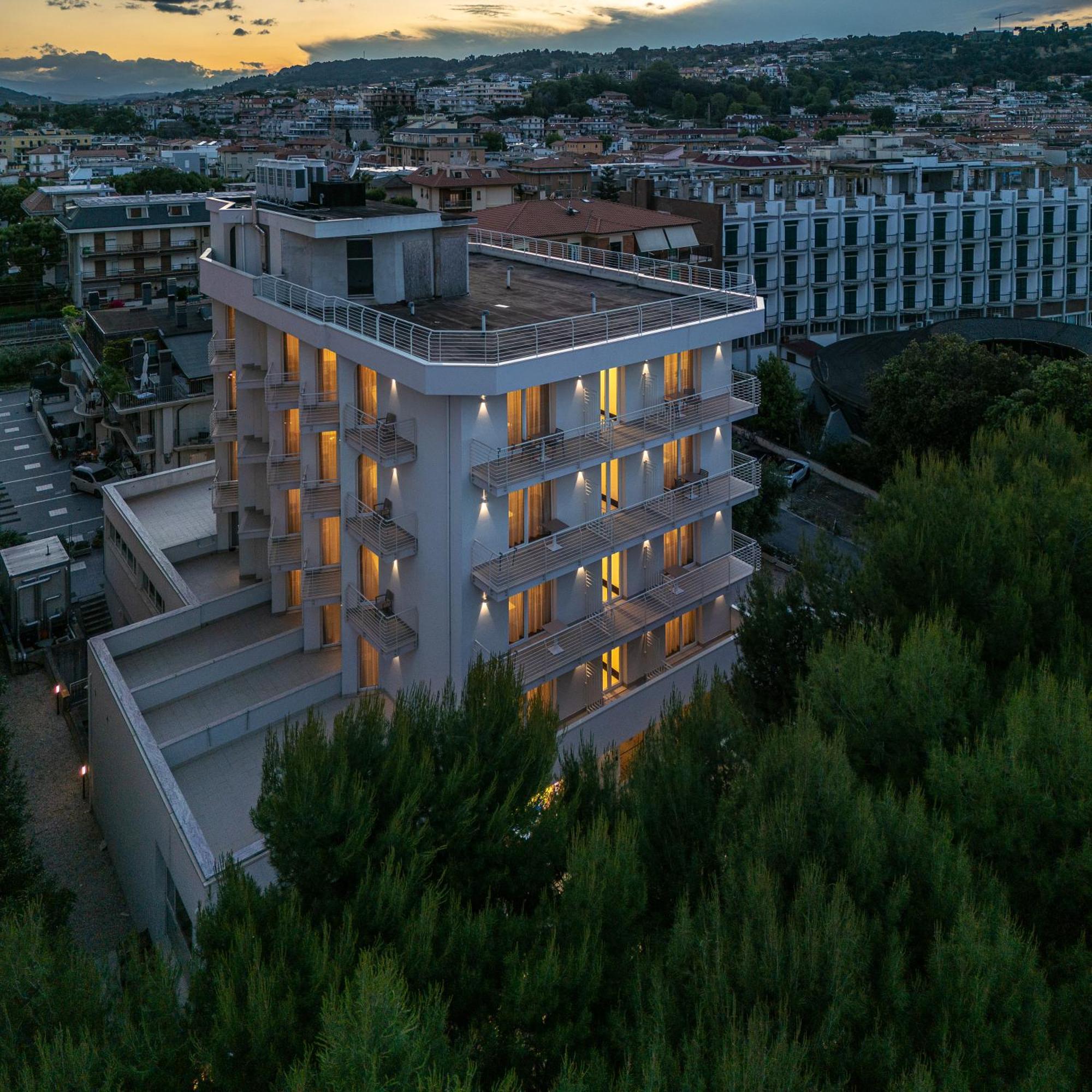 Hotel Velia Гроттаммаре Екстер'єр фото